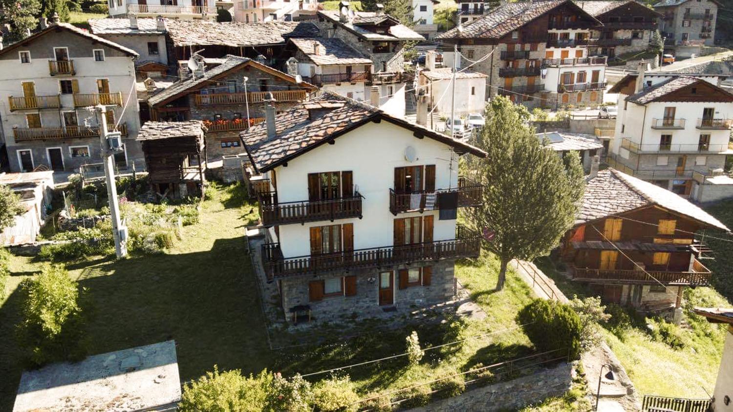 Relax & Sports -Cervinia- Maison Вальтурнанш Экстерьер фото